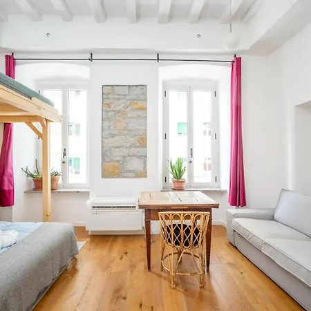 Apartment Appartamento Montfort - Affitti Brevi Italia Trieste